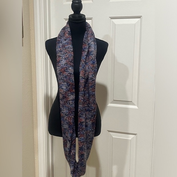 LOFT INFINITY SWEATER KNIT SCARF BLUE PINK CONFETTI METALLIC COLOR. - Picture 5 of 6